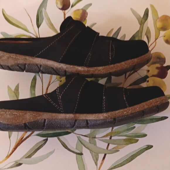 Earth Origins Ellery Mules Slippers - Picture 8 of 11